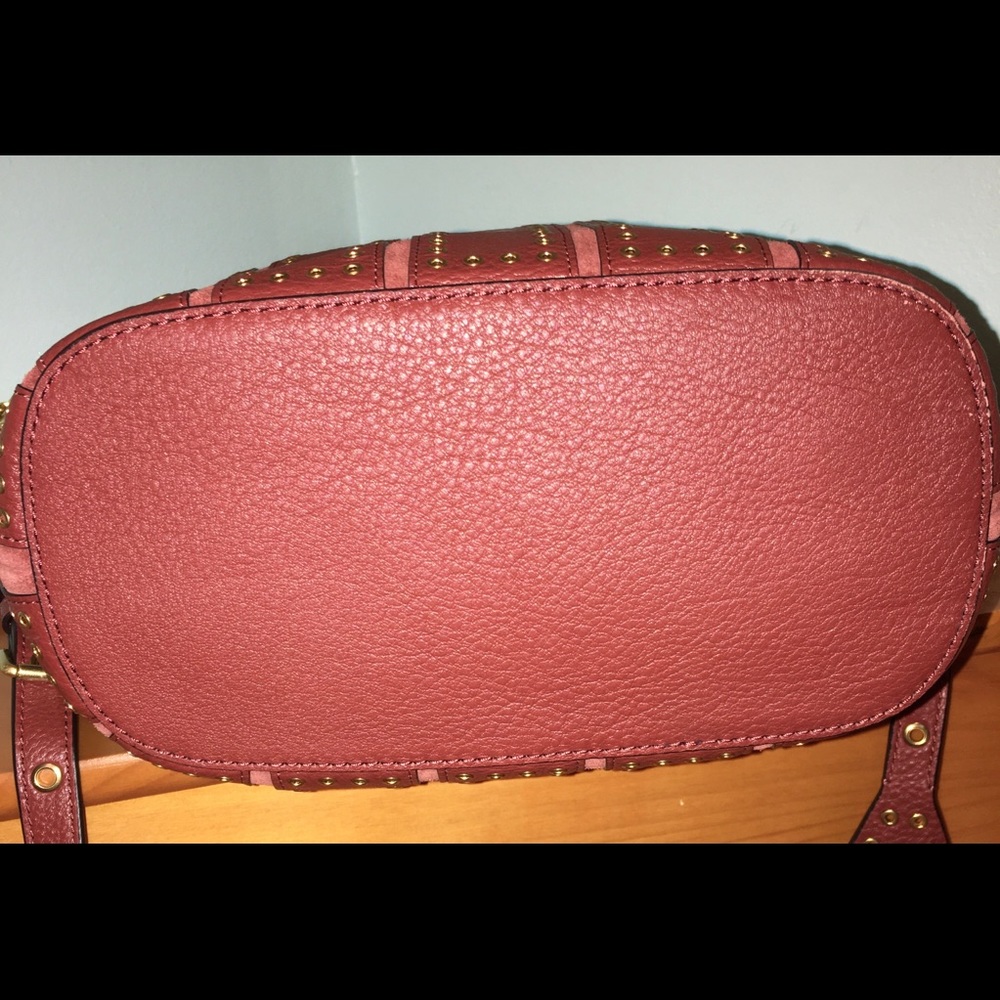 ⭐️⭐️⭐️3X HP⭐️ ⭐️⭐️ 💯 Authentic Michael Kors Brooklyn Grommet Feed Bag - Picture 7 of 16